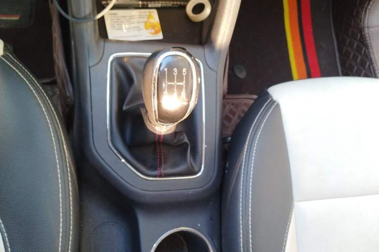 Used CHANGAN CS35 2017 1.6L Manual Luxury Model Gear Lever