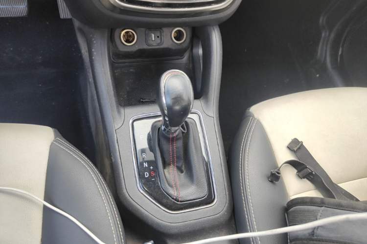 Used CHANGAN CS35 2017 1.6L Automatic Luxury Model Gear Lever