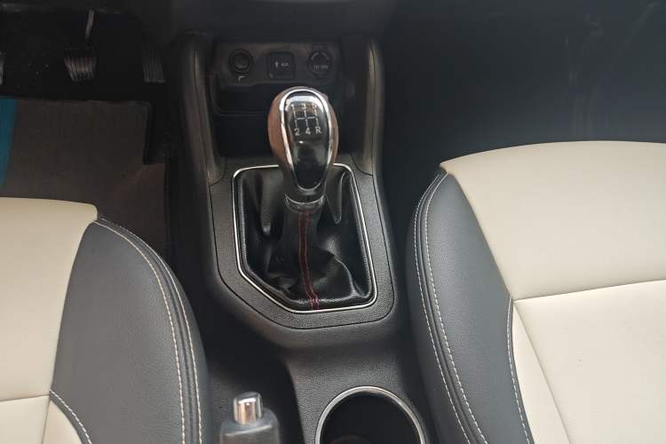 Used CHANGAN CS35 2017 1.6L Manual Luxury Model Gear Lever