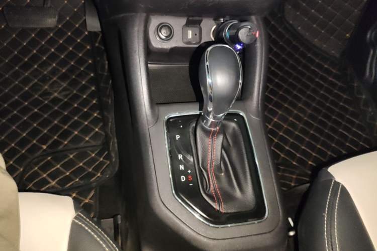 Used CHANGAN CS35 2017 1.6L Automatic Luxury Model Gear Lever