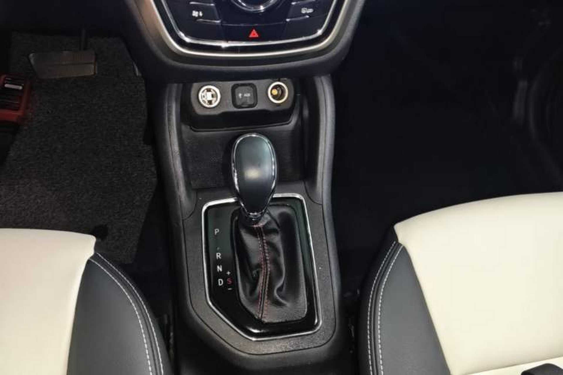Used CHANGAN CS35 2017 1.6L Automatic Prestige Model Gear Lever