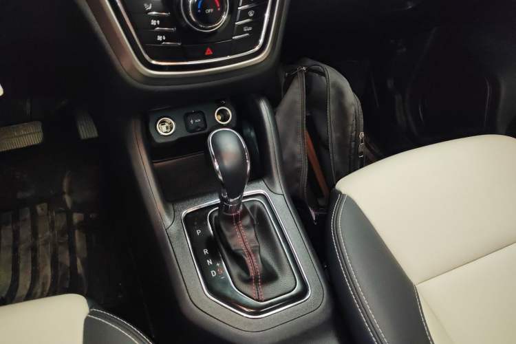 Used CHANGAN CS35 2017 1.6L Automatic Luxury Model Gear Lever