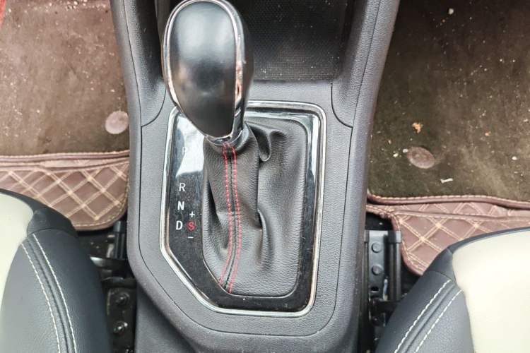 Used CHANGAN CS35 2017 1.6L Automatic Luxury Model Gear Lever