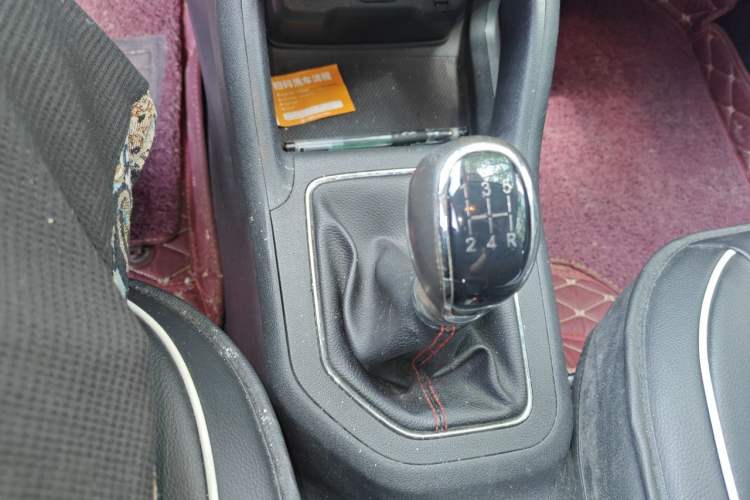Used CHANGAN CS35 2017 1.6L Manual Luxury Model Gear Lever