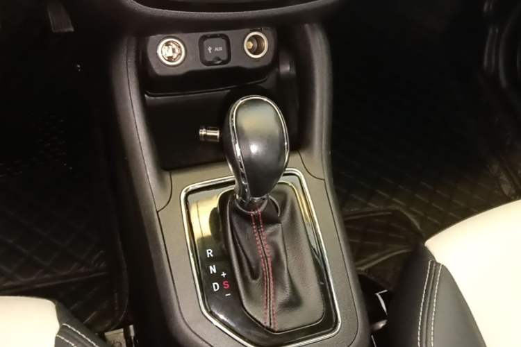 Used CHANGAN CS35 2017 1.6L Automatic Luxury Model Gear Lever