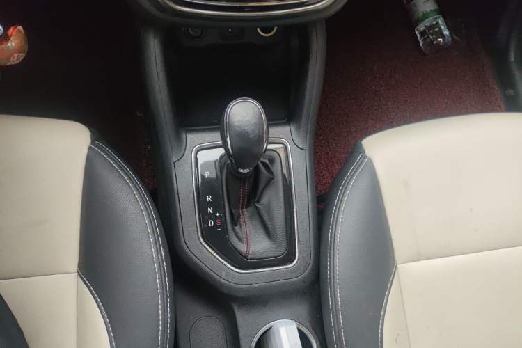 Used CHANGAN CS35 2017 1.6L Automatic Luxury Model Gear Lever