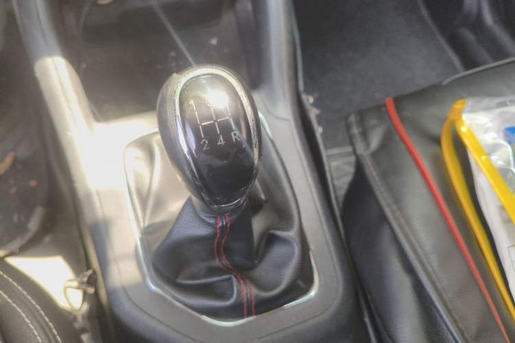 Used CHANGAN CS35 2017 1.6L Manual Luxury Model Gear Lever