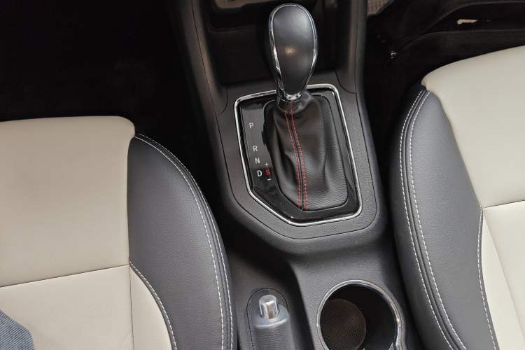 Used CHANGAN CS35 2017 1.6L Automatic Luxury Model Gear Lever