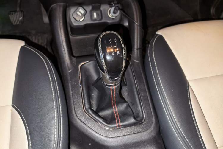 Used CHANGAN CS35 2017 1.6L Manual Luxury Model Gear Lever