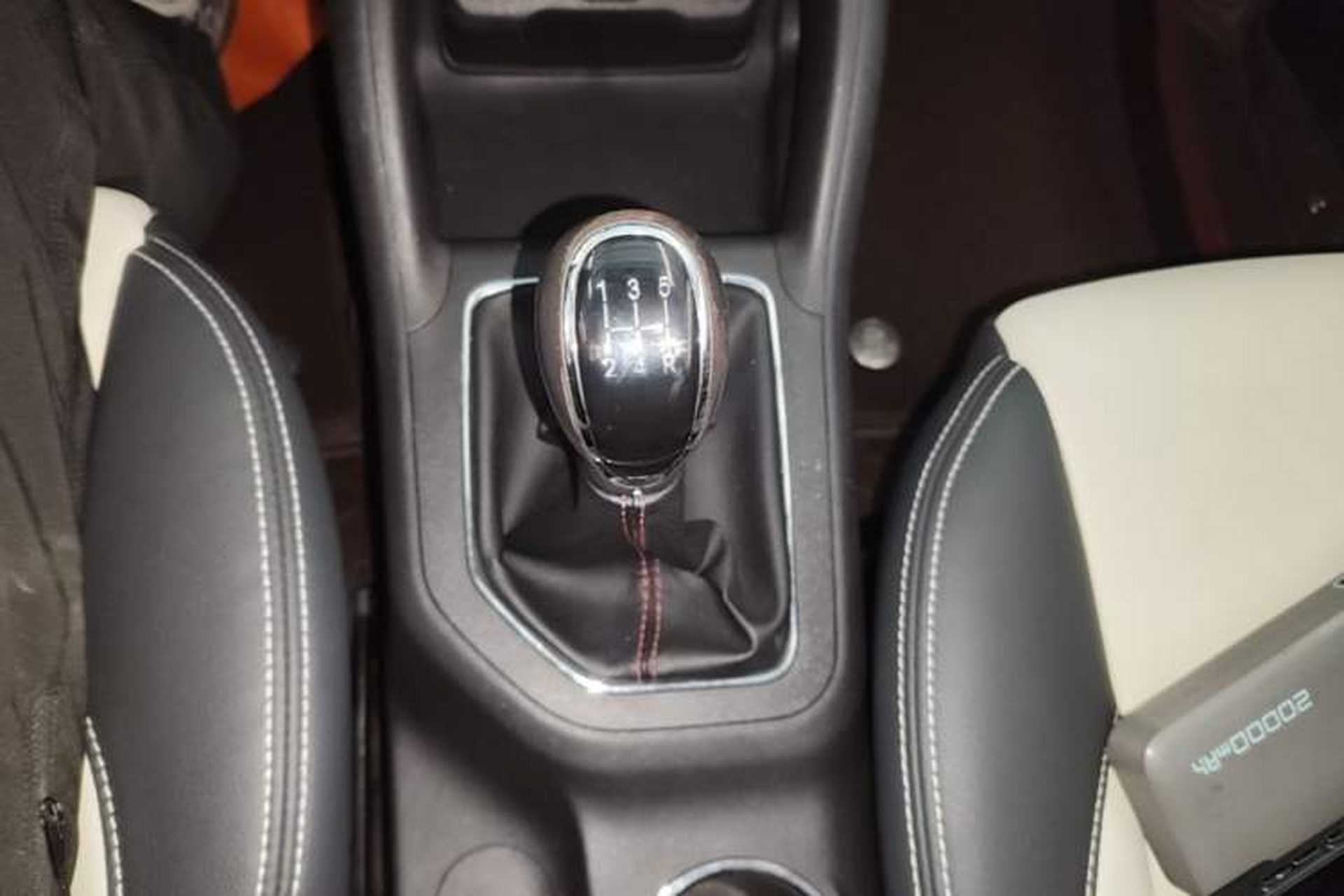 Used CHANGAN CS35 2017 1.6L Manual Luxury Model Gear Lever