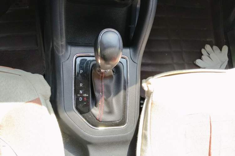 Used CHANGAN CS35 2017 1.6L Automatic Luxury Model Gear Lever