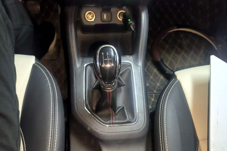Used CHANGAN CS35 2017 1.6L Manual Luxury Model Gear Lever