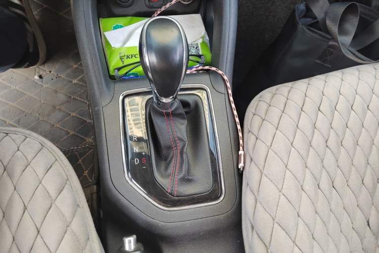 Used CHANGAN CS35 2017 1.6L Automatic Luxury Model Gear Lever