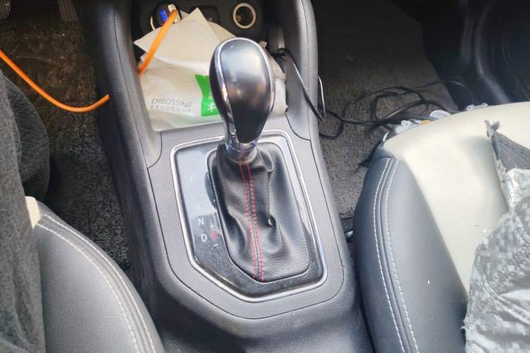 Used CHANGAN CS35 2017 1.6L Automatic Luxury Model Gear Lever