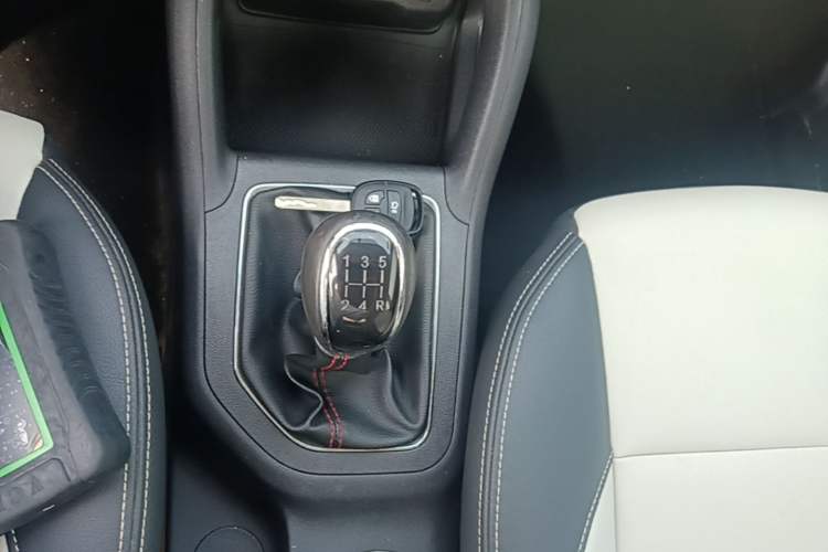 Used CHANGAN CS35 2017 1.6L Manual Luxury Model Gear Lever