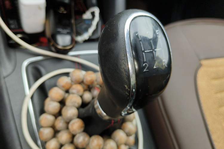 Used CHANGAN CS35 2017 1.6L Manual Luxury Model Gear Lever