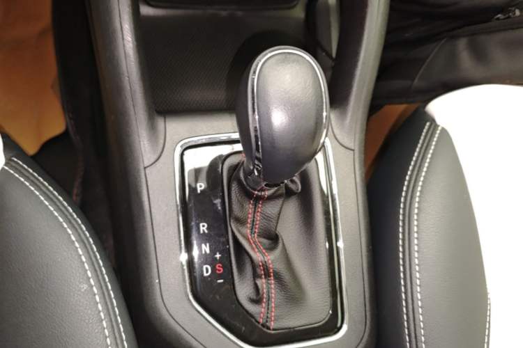 Used CHANGAN CS35 2017 1.6L Automatic Luxury Model Gear Lever