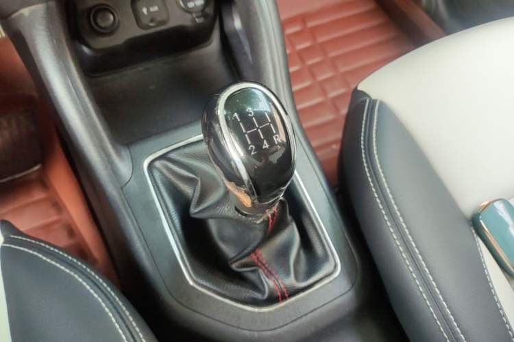 Used CHANGAN CS35 2017 1.6L Manual Luxury Model Gear Lever