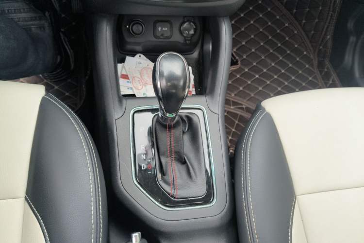 Used CHANGAN CS35 2017 1.6L Automatic Luxury Model Gear Lever