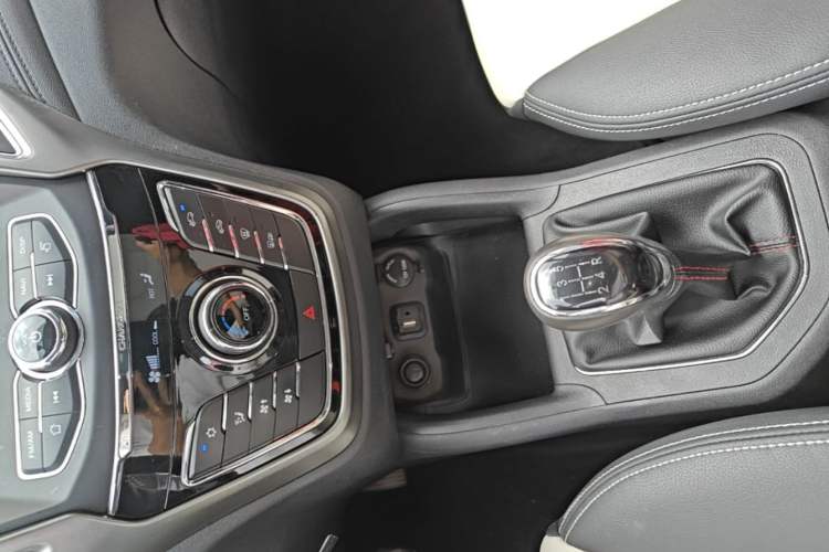 Used CHANGAN CS35 2017 1.6L Manual Luxury Model Gear Lever