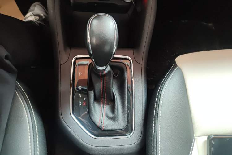 Used CHANGAN CS35 2017 1.6L Automatic Luxury Model Gear Lever