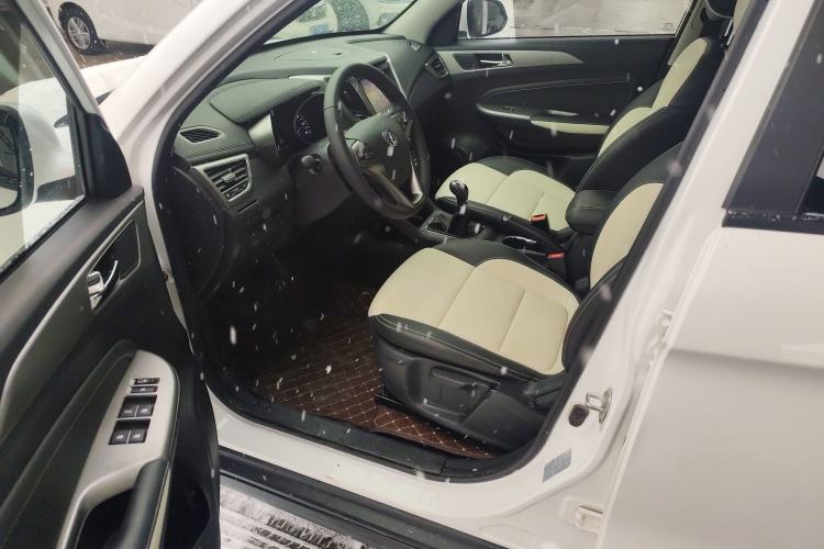 Used CHANGAN CS35 2017 1.6L Manual Luxury Model Interior 1