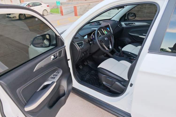 Used CHANGAN CS35 2017 1.6L Manual Luxury Model Interior 1