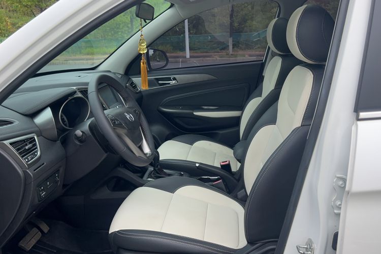 Used CHANGAN CS35 2017 1.6L Automatic Luxury Model Interior 1