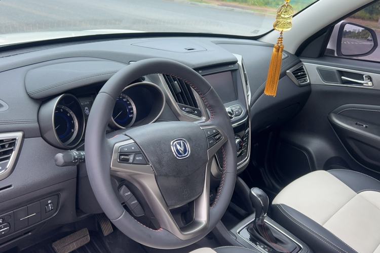 Used CHANGAN CS35 2017 1.6L Automatic Luxury Model Interior 11