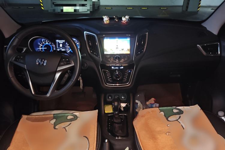 Used CHANGAN CS35 2017 1.6L Automatic Luxury Model Interior 2