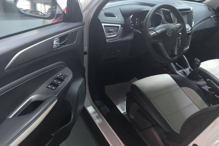 Used CHANGAN CS35 2017 1.6L Manual Luxury Model Interior 2