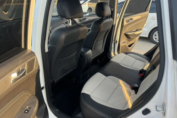 Used CHANGAN CS35 2017 1.6L Manual Luxury Model Interior 2