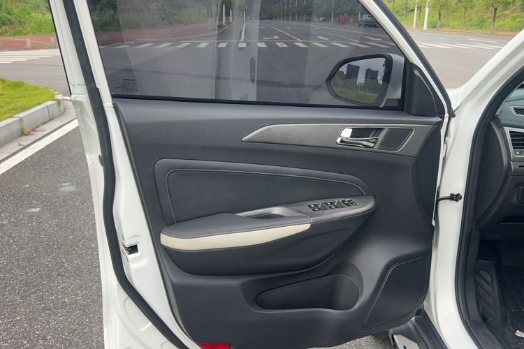 Used CHANGAN CS35 2017 1.6L Automatic Luxury Model Interior 2