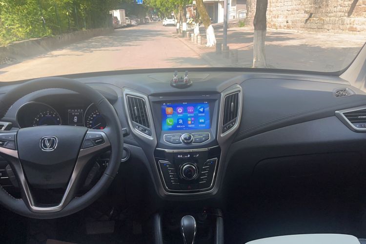 Used CHANGAN CS35 2017 1.6L Automatic Luxury Model Interior 3