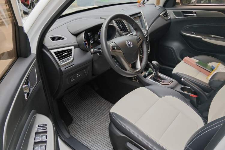Used CHANGAN CS35 2017 1.6L Automatic Luxury Model Interior 3