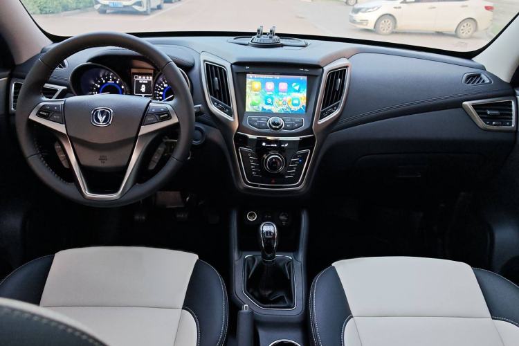 Used CHANGAN CS35 2017 1.6L Manual Luxury Model Interior 3