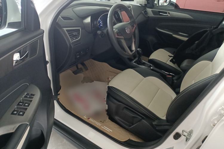 Used CHANGAN CS35 2017 1.6L Automatic Luxury Model Interior 3