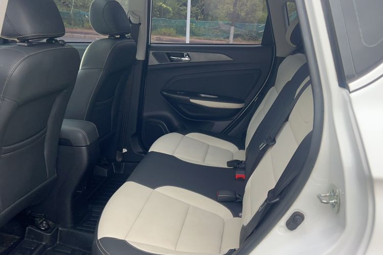 Used CHANGAN CS35 2017 1.6L Automatic Luxury Model Interior 3