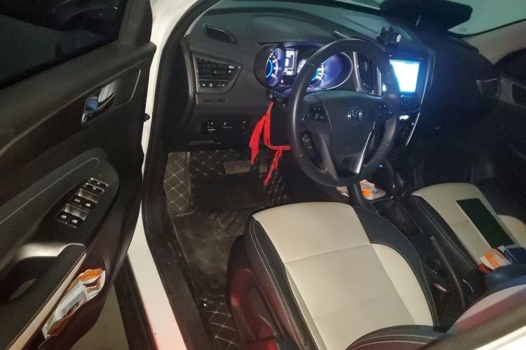 Used CHANGAN CS35 2017 1.6L Automatic Luxury Model Interior 3