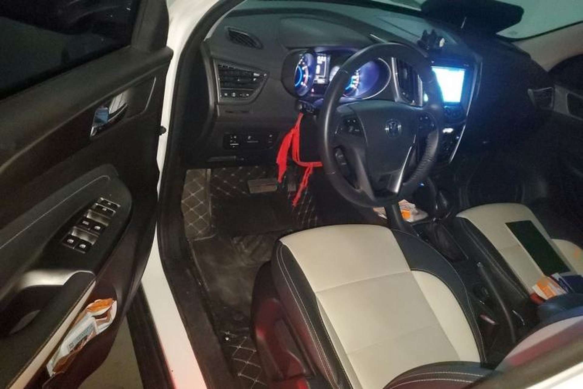 Used CHANGAN CS35 2017 1.6L Automatic Luxury Model Interior 3