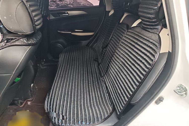 Used CHANGAN CS35 2017 1.6L Manual Luxury Model Interior 4