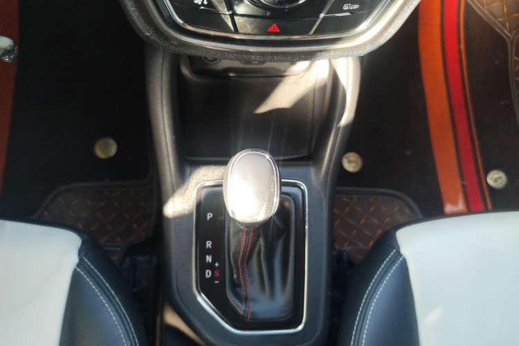 Used CHANGAN CS35 2017 1.6L Automatic Luxury Model Interior 4