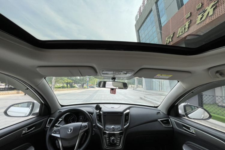 Used CHANGAN CS35 2017 1.6L Manual Luxury Model Interior 4