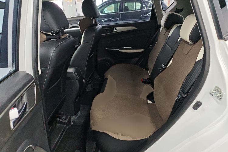 Used CHANGAN CS35 2017 1.6L Manual Luxury Model Interior 4