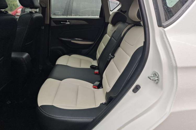 Used CHANGAN CS35 2017 1.6L Manual Luxury Model Interior 4