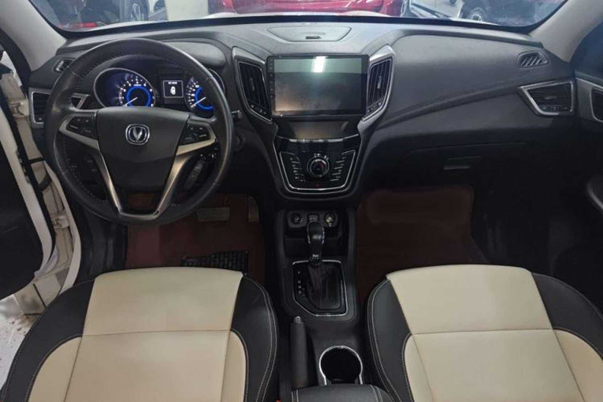 Used CHANGAN CS35 2017 1.6L Automatic Luxury Model Interior 5