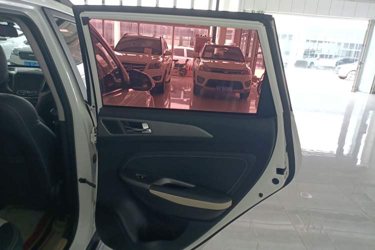 Used CHANGAN CS35 2017 1.6L Automatic Luxury Model Interior 6
