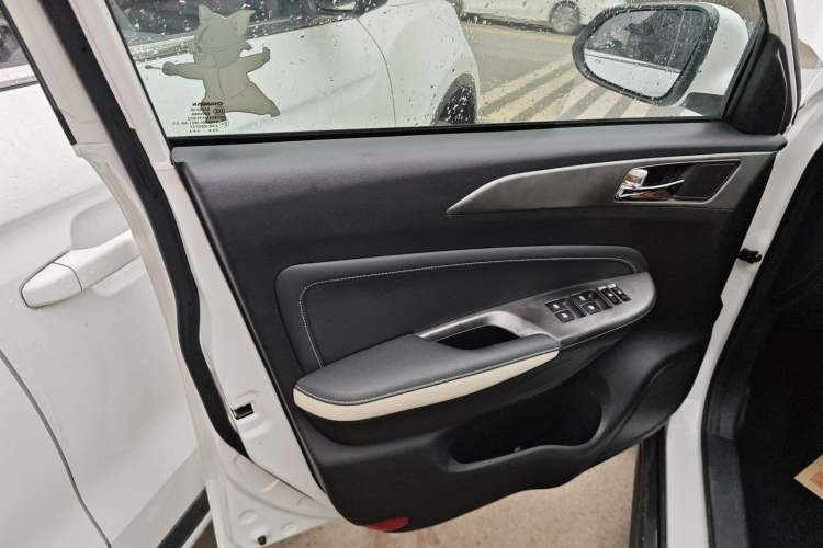 Used CHANGAN CS35 2017 1.6L Manual Luxury Model Interior 7