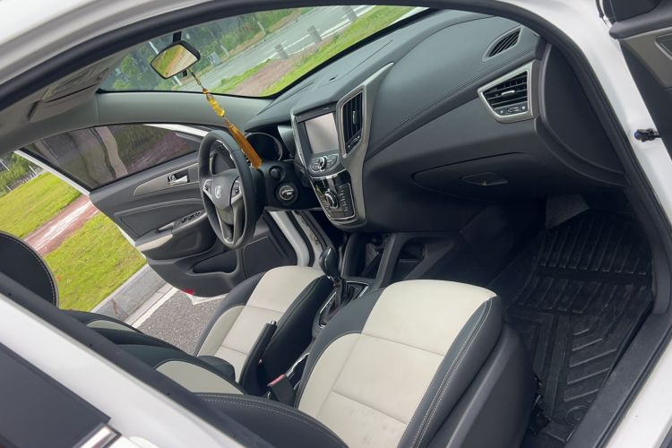 Used CHANGAN CS35 2017 1.6L Automatic Luxury Model Interior 8