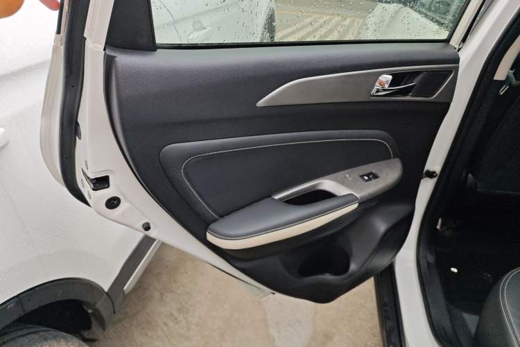 Used CHANGAN CS35 2017 1.6L Manual Luxury Model Interior 8